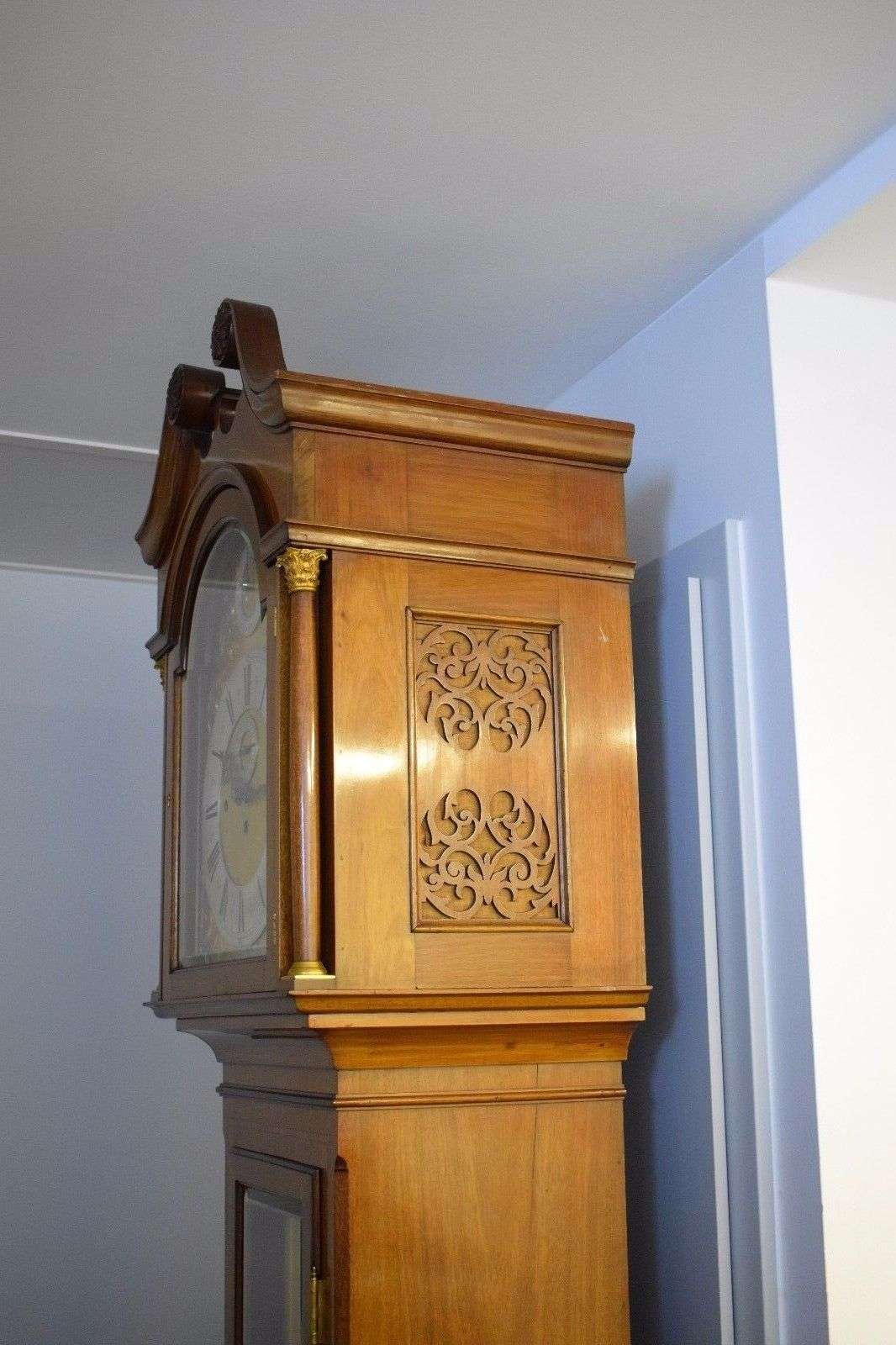 Imposante englische Standuhr mit Tubular Gong 2 Melodien auf 9 Röhrenglocken um 1890 – Detail