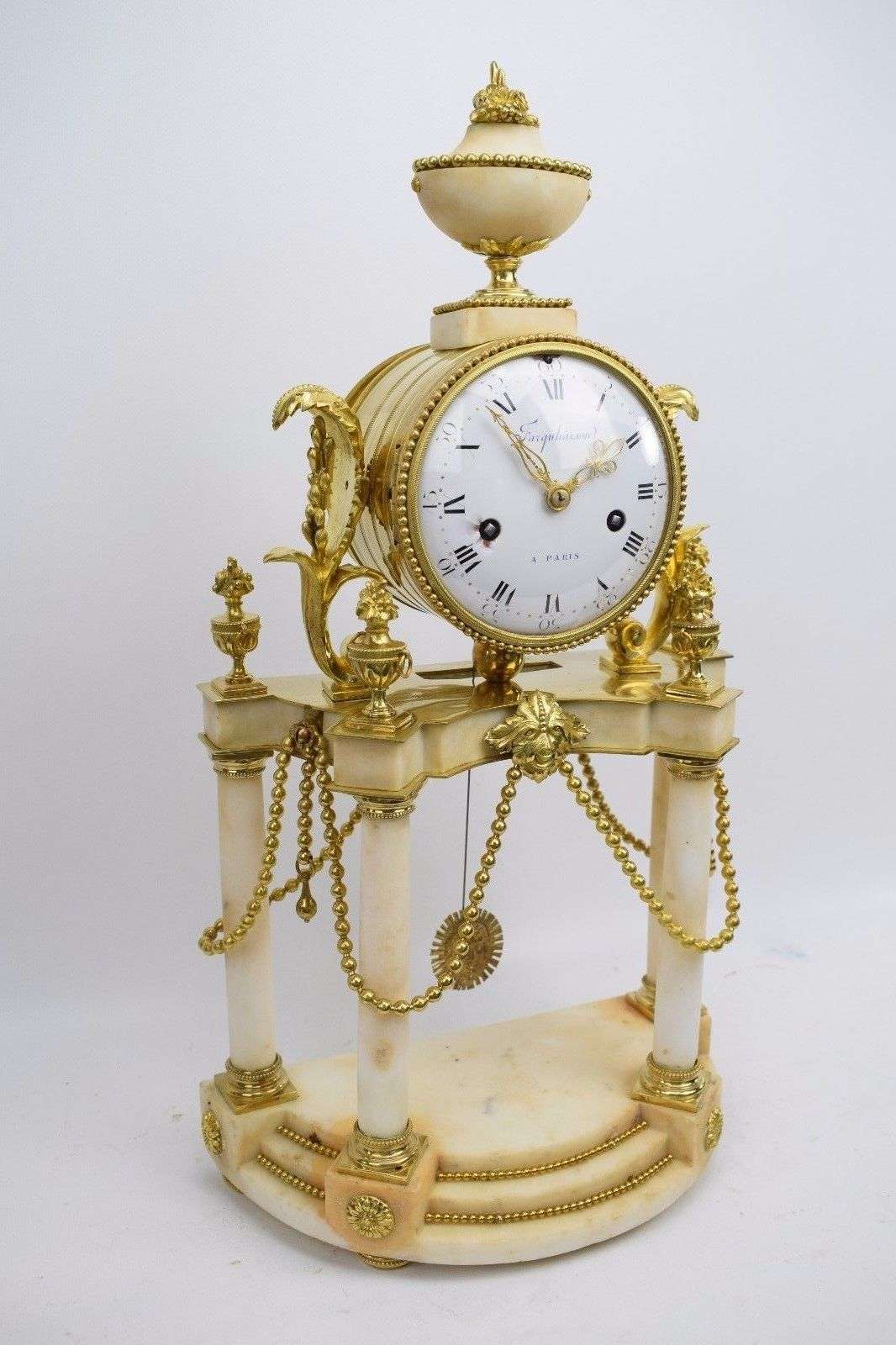 Portaluhr Pendule Kaminuhr Carrara Marmor, Farquharson Louis XVI 1775 – Detail