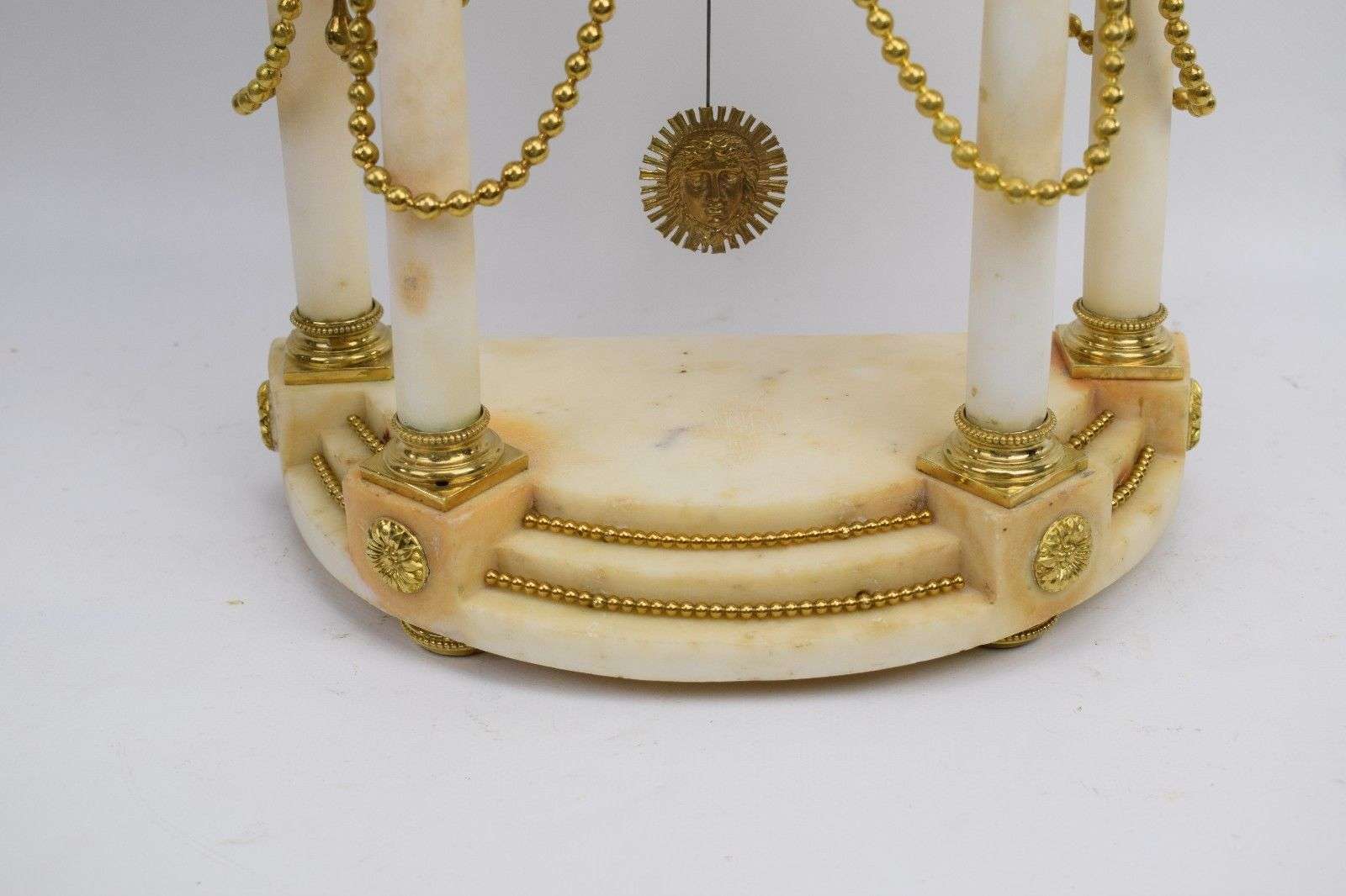 Portaluhr Pendule Kaminuhr Carrara Marmor, Farquharson Louis XVI 1775 – Detail