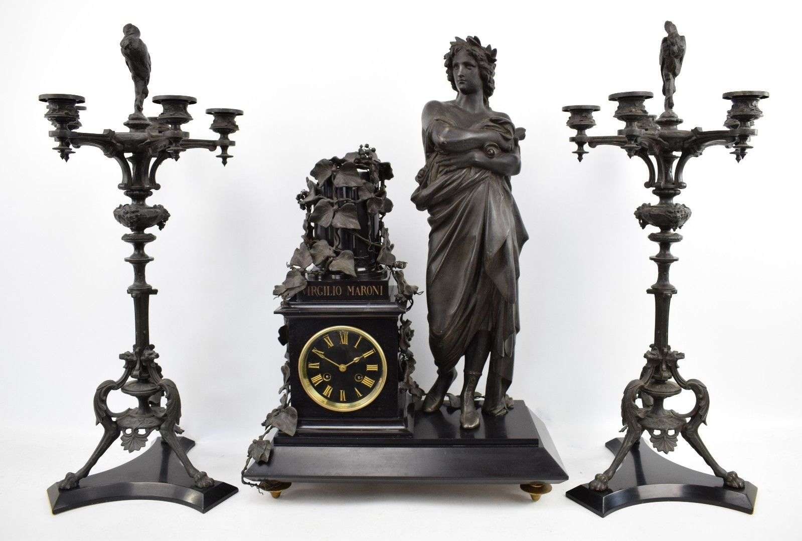 Imposante Pendule Kaminuhr Garnitur Virgilio Maroni Marmor um 1870 A.Carrier – Vorderansicht