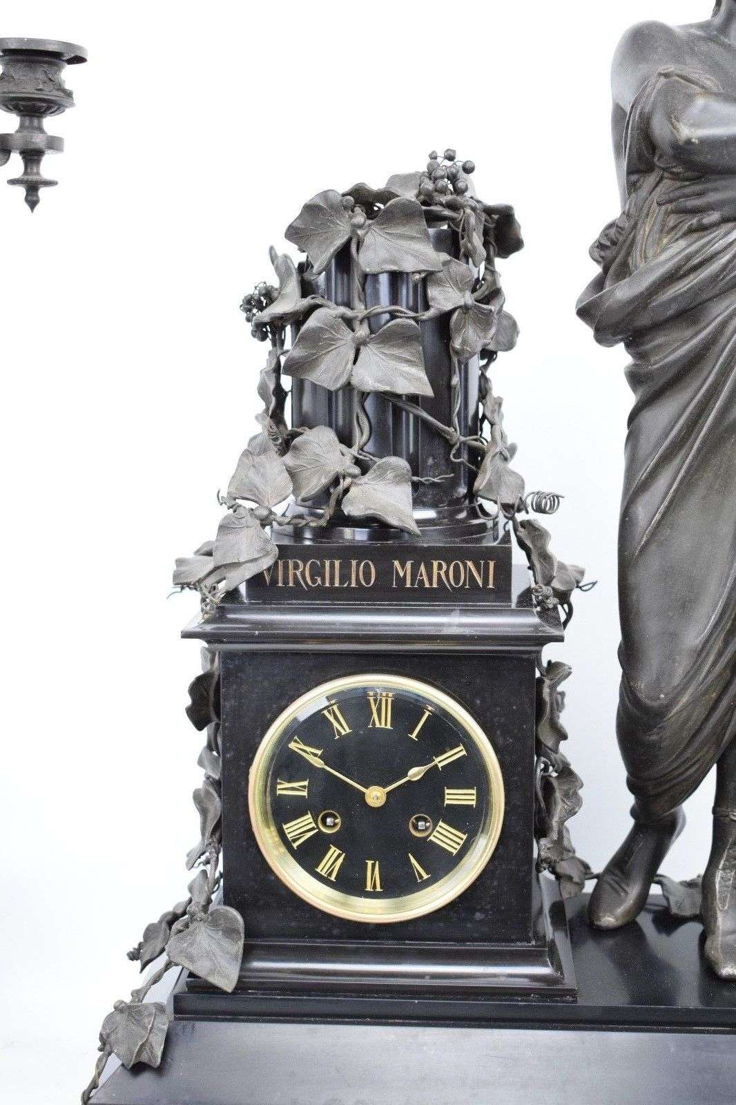 Imposante Pendule Kaminuhr Garnitur Virgilio Maroni Marmor um 1870 A.Carrier – Detail